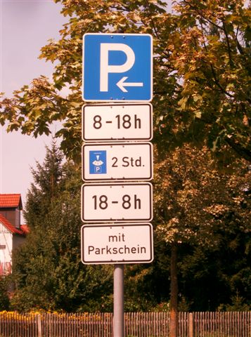 Parkplätz Germering Stadthalle2.jpg