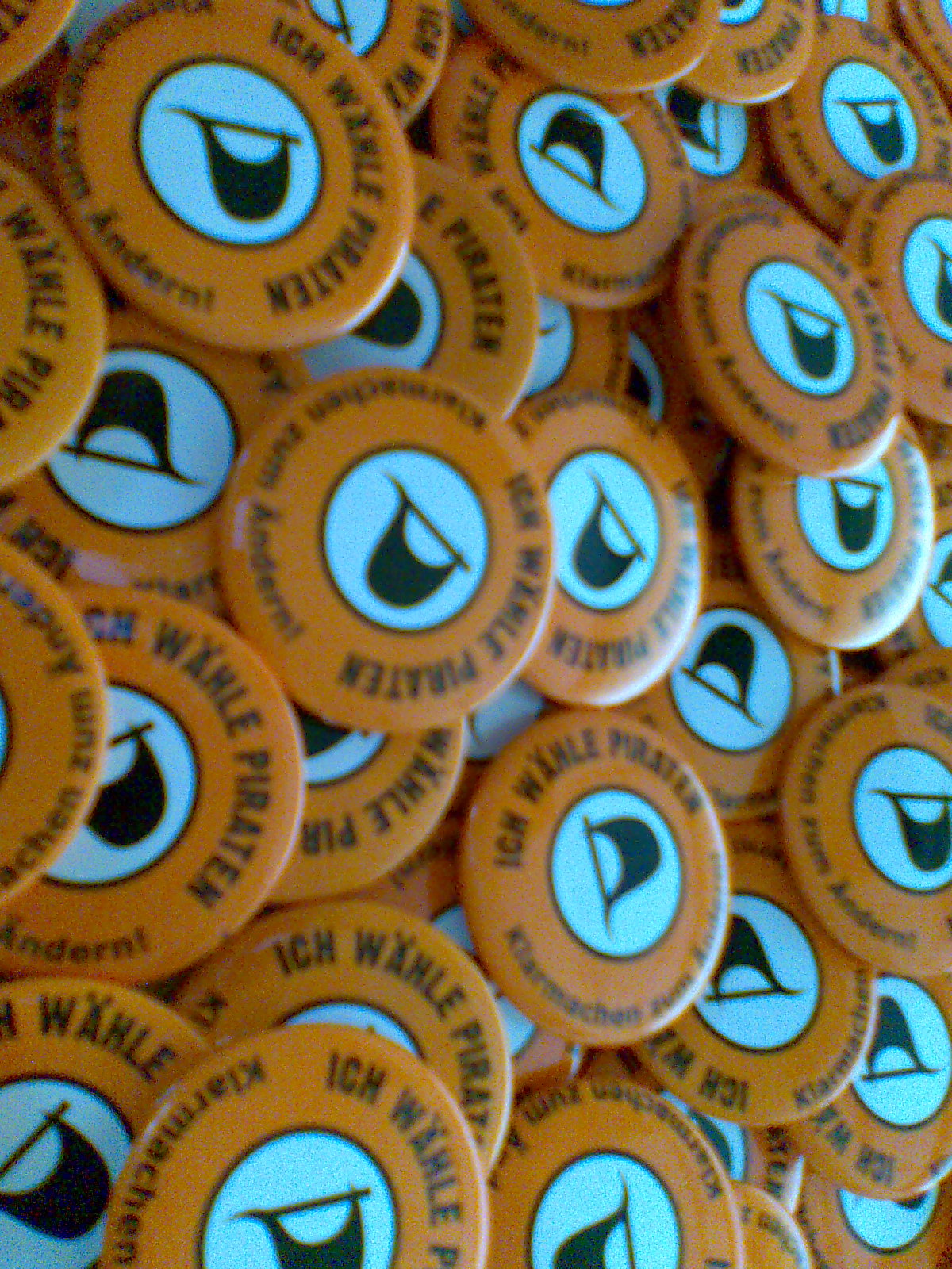 Werbemittel PiratenPartei Buttons.jpg
