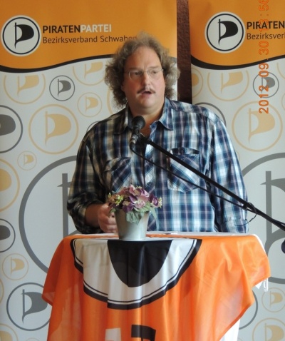 RonnieR bei Rede zur AV BTW Kandidatenaufstellung 30 09 2012.jpg