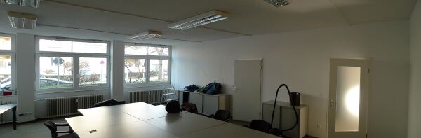 Vortragsraum01 neutral.jpg