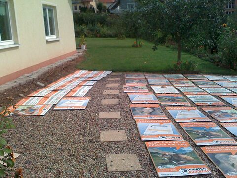 Hünfeld 20090822 Plakate kleistern 002.JPG