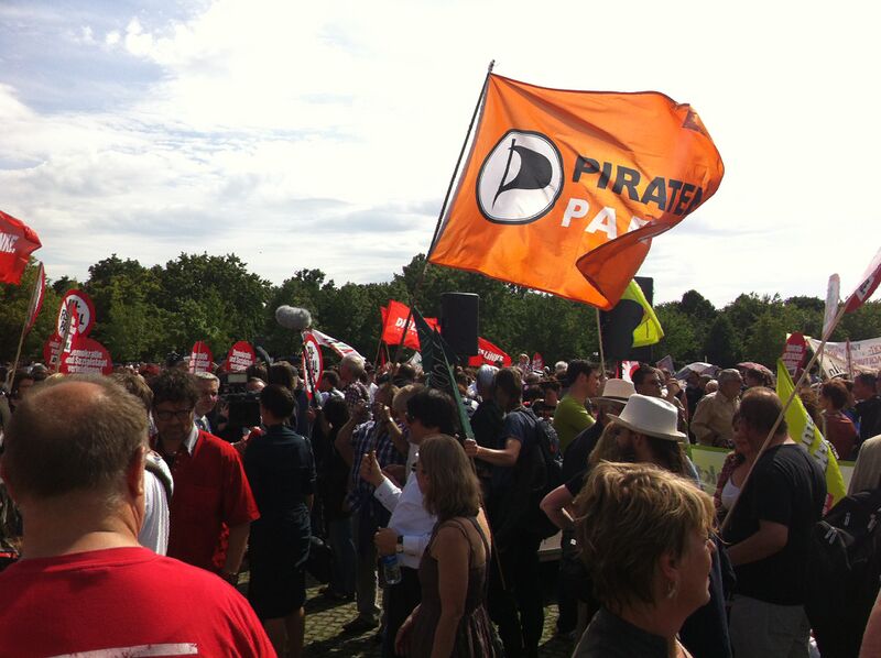 Datei:ESM Demo Fahne1.jpg