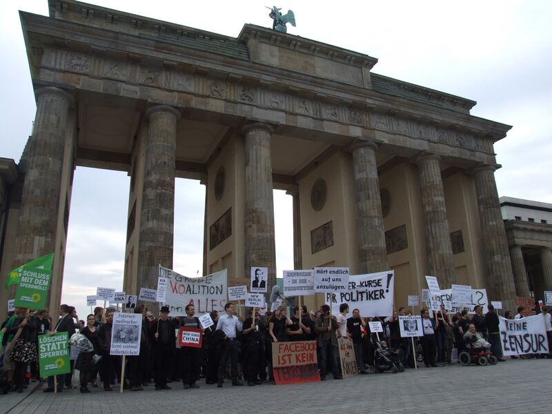 Datei:Zensursula-Mahnwache 03.JPG