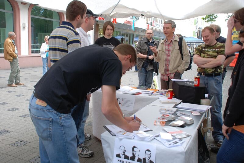 Datei:Infostand ab 200609.jpg