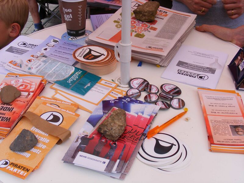 Datei:Marburg Infostand 3TM 07.jpg