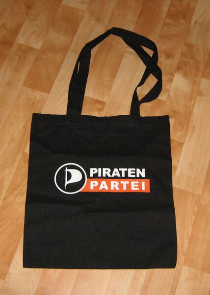 Datei:Piratenpartei-stofftasche.jpg