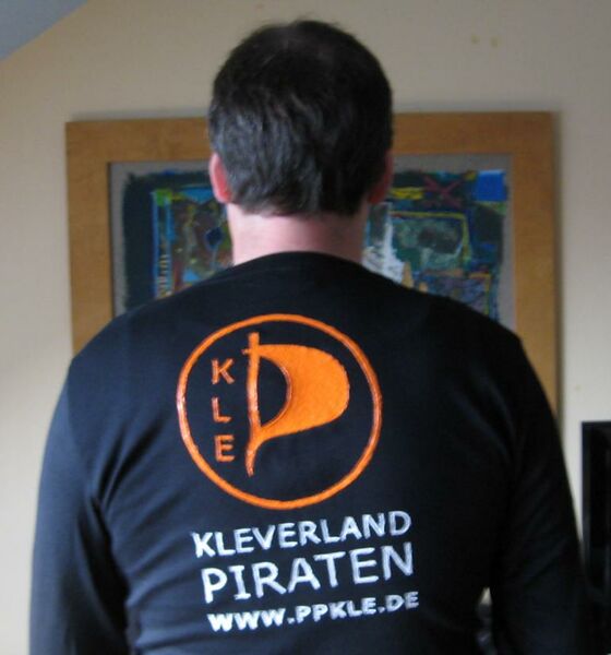 Datei:KleverlandPiratenShirt hinten.jpeg