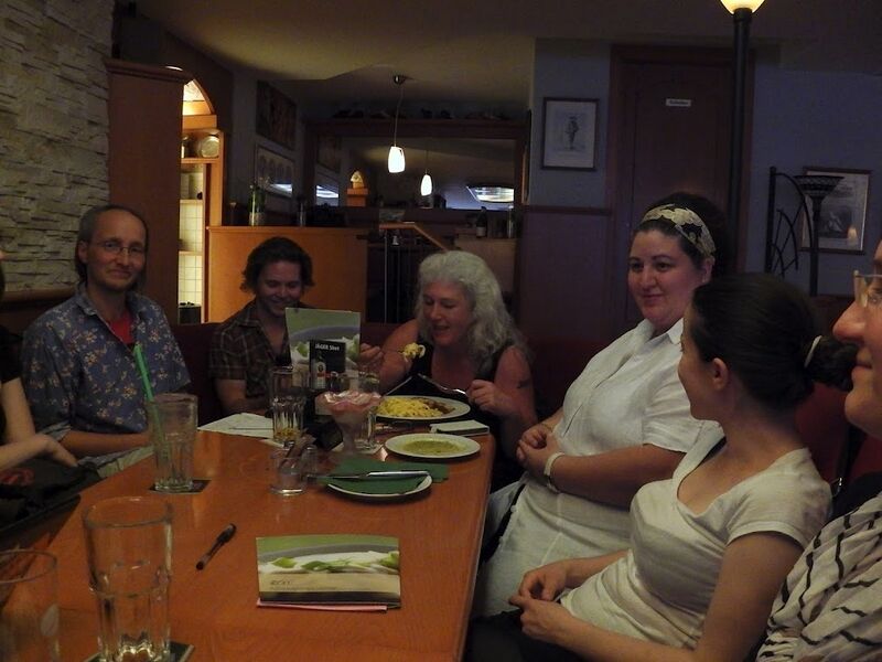 Datei:MissingLink Stammtisch 20120602 02.jpg