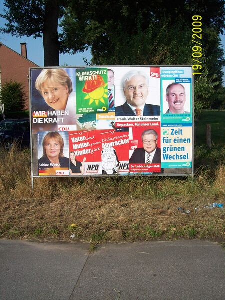 Datei:SPD UeberklebtePlakate 21092009 2.JPG