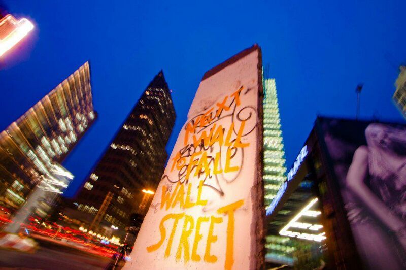 Datei:NEXT WALL TO FALL WALLSTREET.jpg