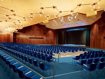 Stadthalle Otto-Fuchs-Saal 3.jpg