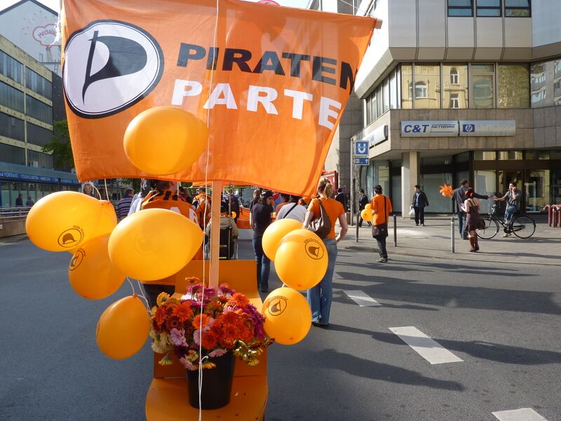 Datei:Duesseldorf Demo20100424d.jpg