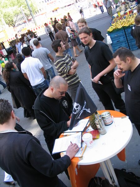 Datei:Infostand ddorf02051.JPG