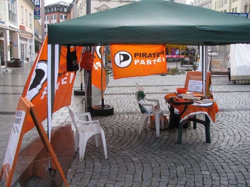 Datei:2 Infostand2.JPG
