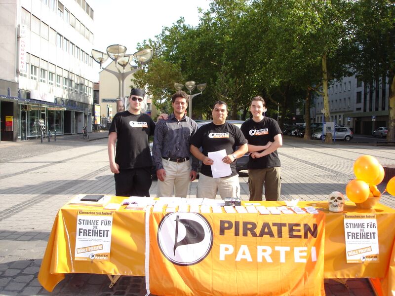 Datei:Infostand due 22.08.09 1.JPG