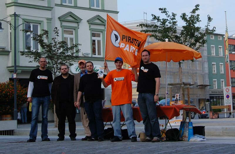 Datei:Infostand ro btw09.jpg