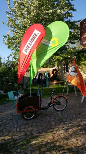 Datei:MV-Lastenfahrrad-mit-DropFlags.jpg