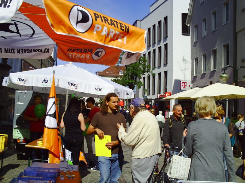 Datei:InfostandRTVesperkirche Okt 2011.jpg