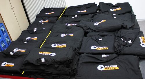 200piratenBayernShirts.jpg