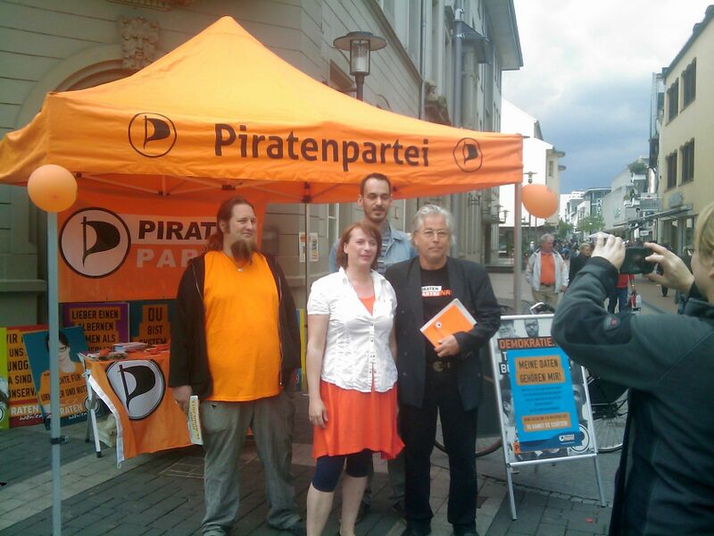Datei:Infostand 11.05.2013.jpg