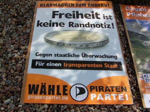 Hünfeld 20090822 Plakate kleistern 006.JPG