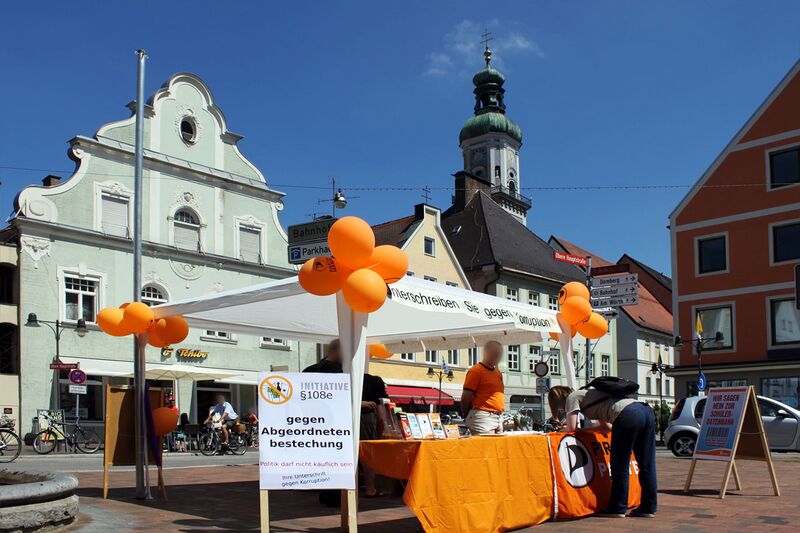 Datei:Freising Infostand 20100605 02.jpg