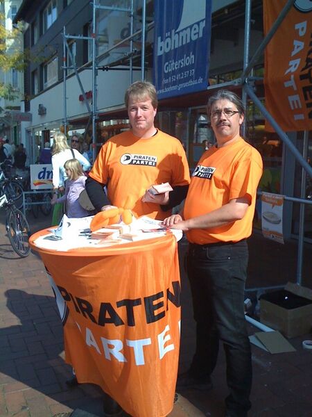 Datei:20090919-Infostand Gütersloh.jpg