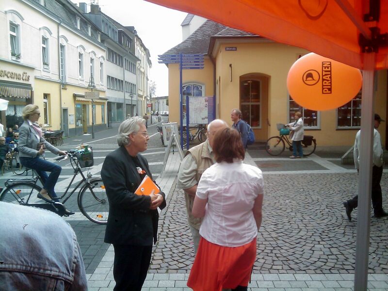 Infostand am 11.05.2013 Bild 6.jpg