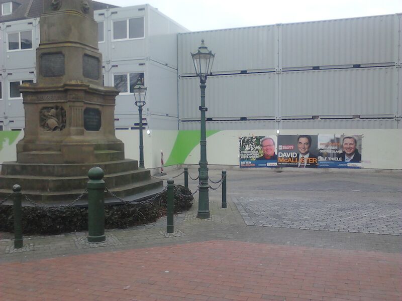 Datei:CDU Denkmalsplatz 1.jpg