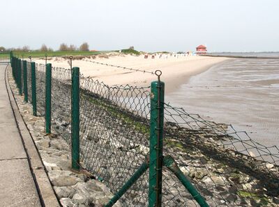 Zaun am Strand.jpg