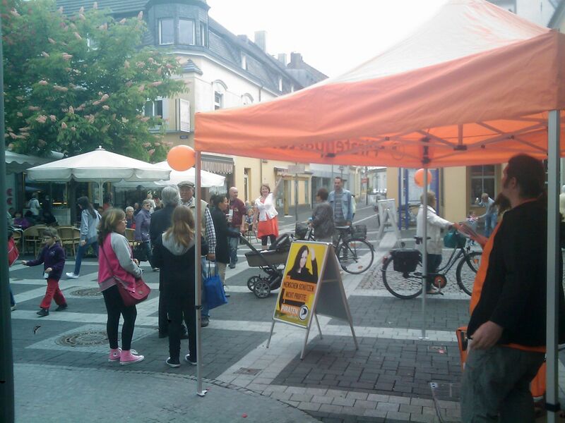 Infostand am 11.05.2013 Bild 5.jpg