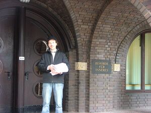 Uebergabe 1161 unterschriften.JPG