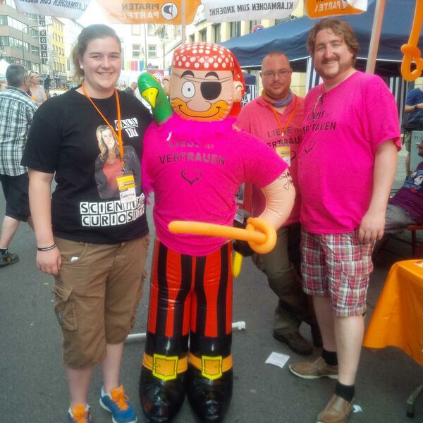 Datei:CSD2014Ffm-Team.jpeg
