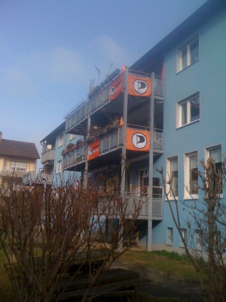 Datei:Piraten fahnen ltwbw 2011 02 22 8825.jpg