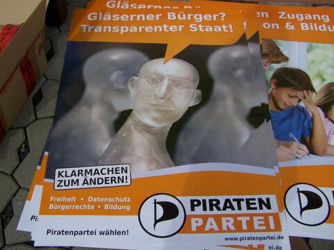 Hünfeld 20090822 Plakate kleistern 010.JPG
