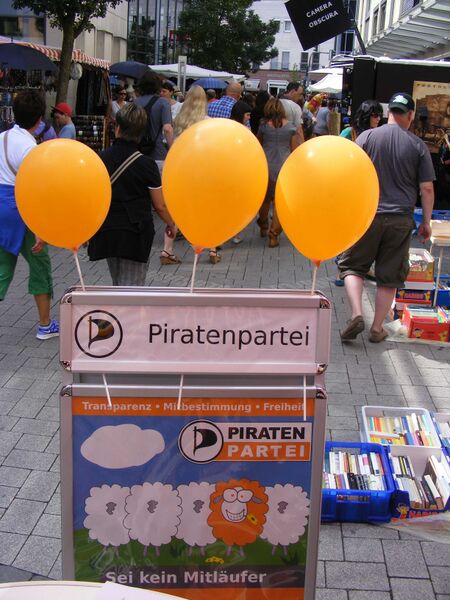Datei:Marburg Infostand 3TM 01.jpg