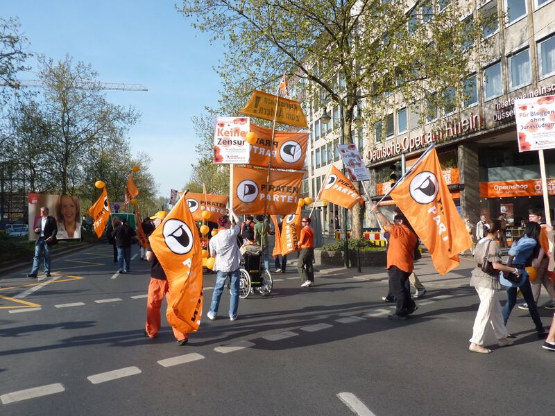 Datei:Duesseldorf Demo20100424g.jpg