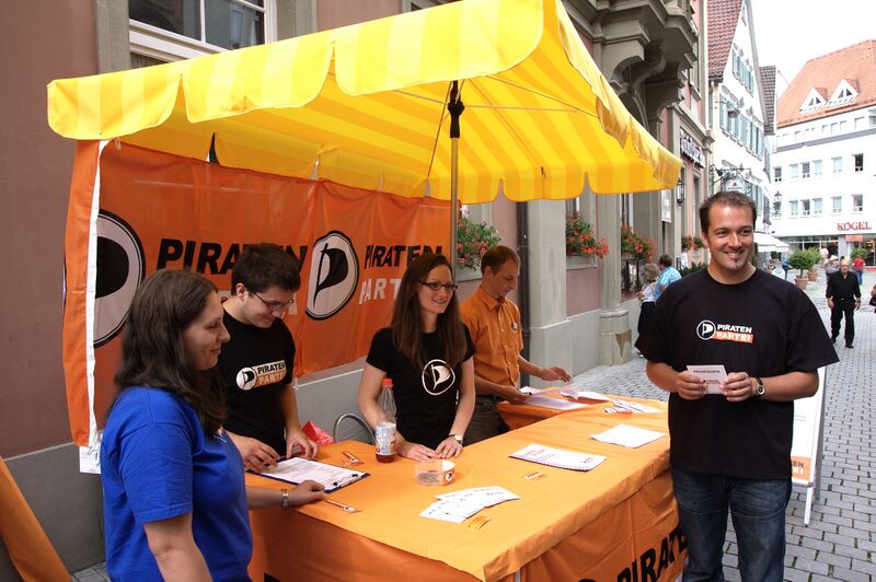 Datei:Esslingen Infostand 2009.jpg