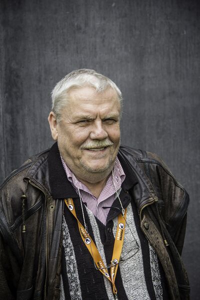 Datei:VOLKER NEUBERT.jpg