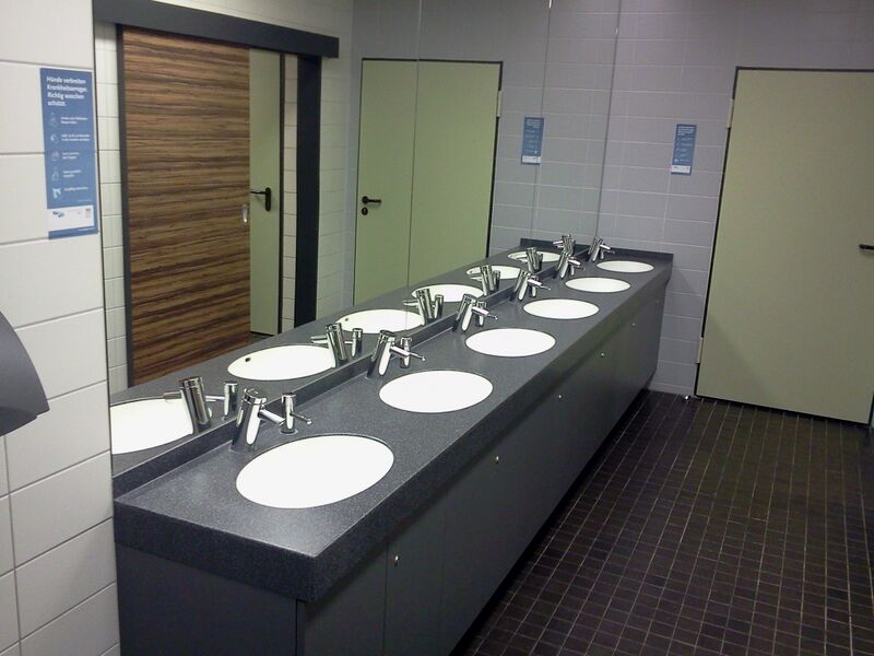 Datei:Sanitär-barrierfrei2.jpg
