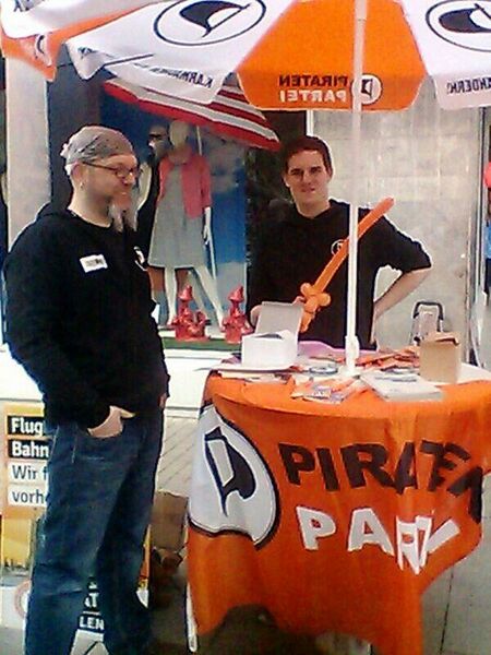 Datei:Infostand lm wel.jpg