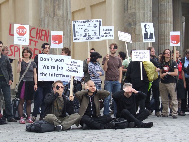 Datei:Zensursula-Mahnwache 01.JPG