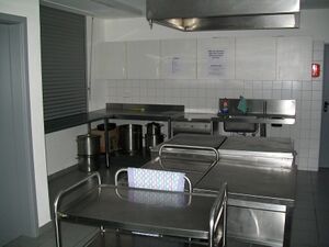 Frankenau Kellerwaldhalle Küche 01.JPG
