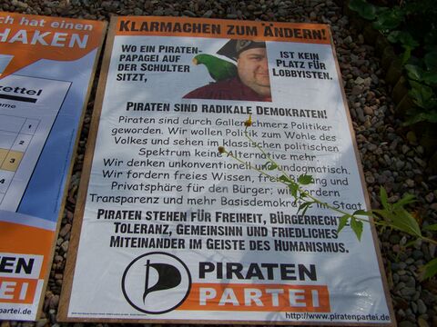 Hünfeld 20090822 Plakate kleistern 009.JPG