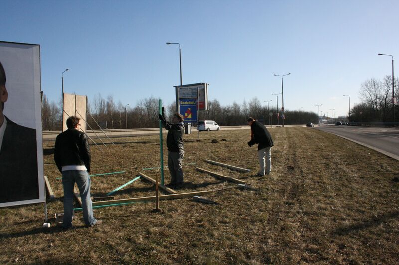 Datei:Großplakat Aufbau.jpg