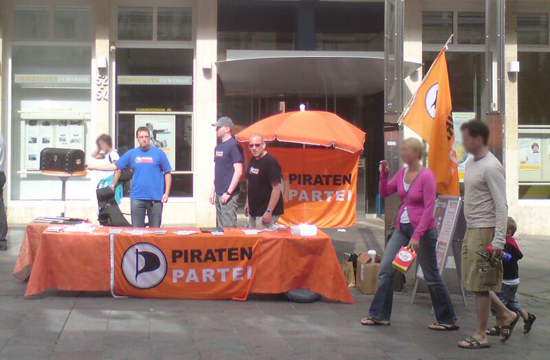 Datei:Infostand-luebeck-15-08-09-1.jpg