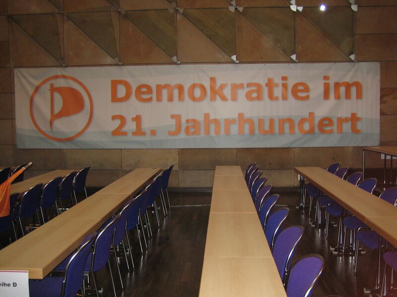 Datei:Demokratie-im-21.Jahrhundert.jpg
