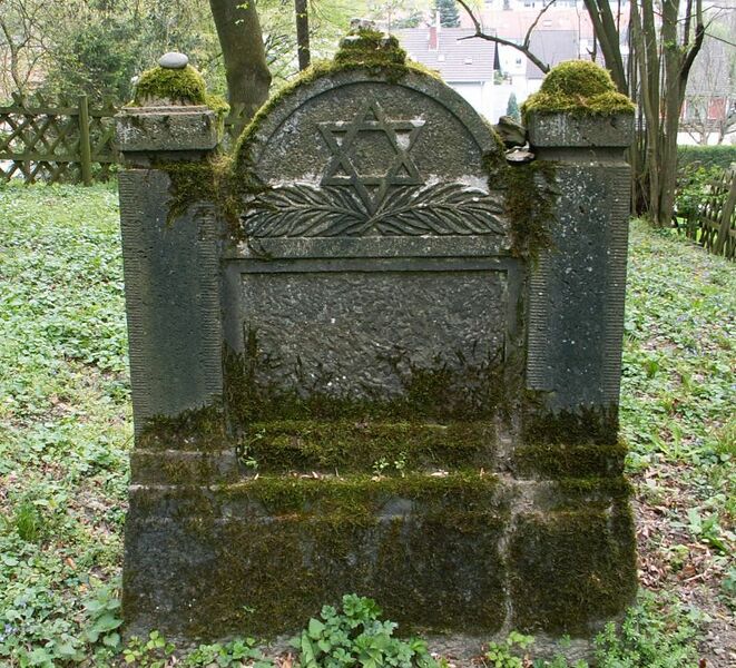 Datei:Jüdischer Grabstein.jpg