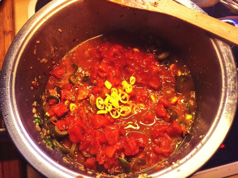Datei:8-tomaten-chilis-dazu.JPG