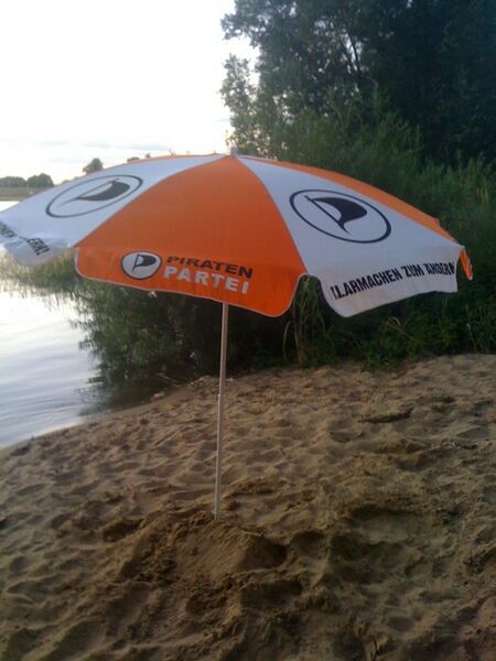 Datei:Piratensonnenschirm SoNoPiCa.jpg